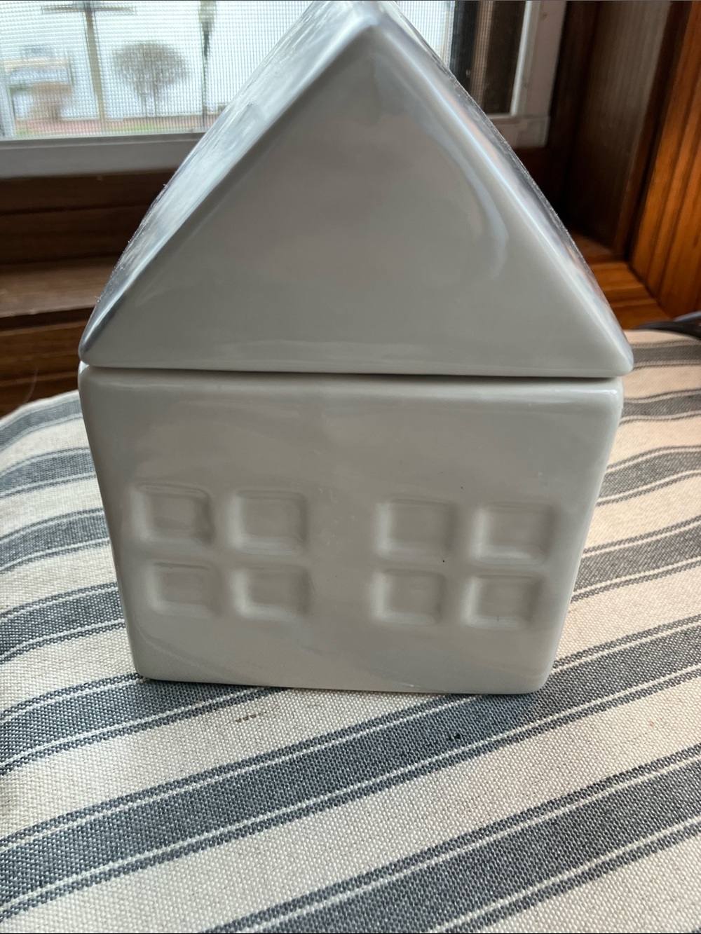 Ceramic House Trinket Box - Gloss White